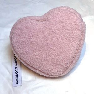 Stoney Clover Cozy Heart Pouch 💗